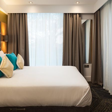Roomzzz London Stratford Bagian luar foto