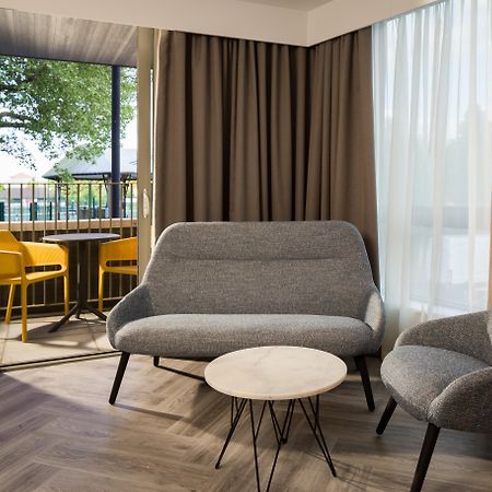 Roomzzz London Stratford Bagian luar foto