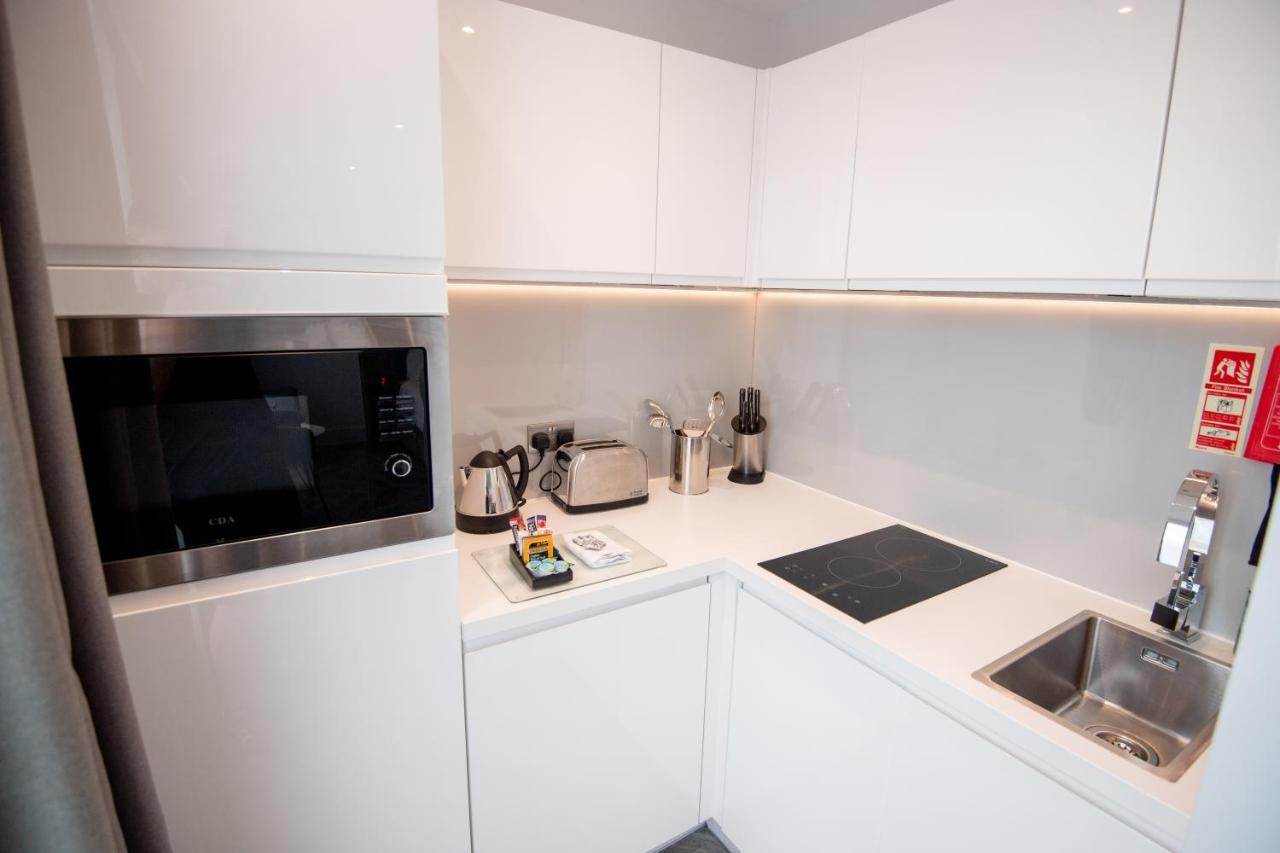 Roomzzz London Stratford Bagian luar foto