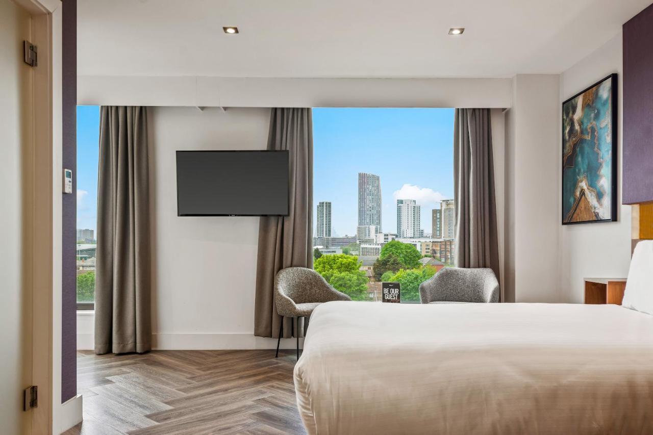 Roomzzz London Stratford Bagian luar foto