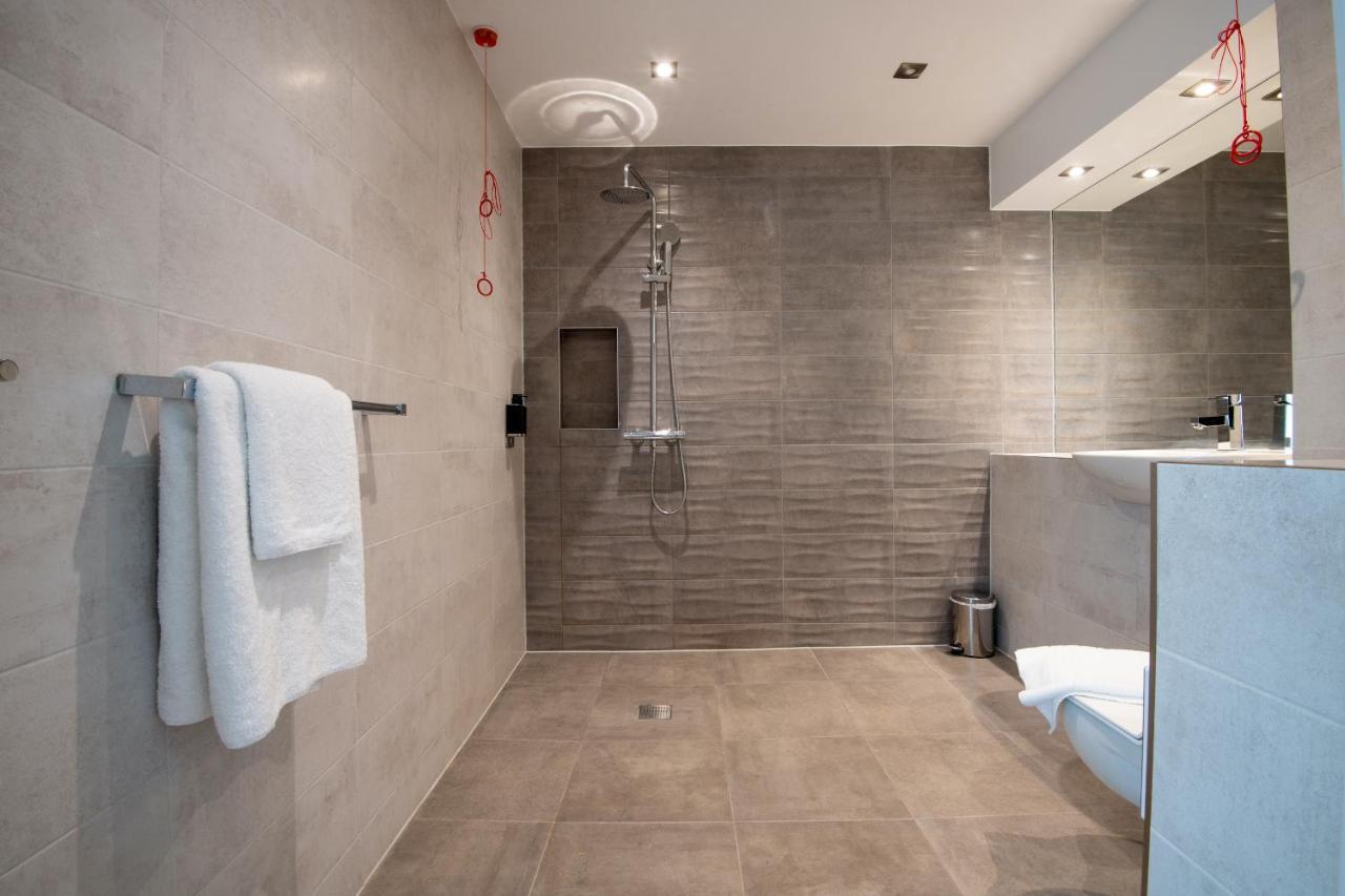 Roomzzz London Stratford Bagian luar foto
