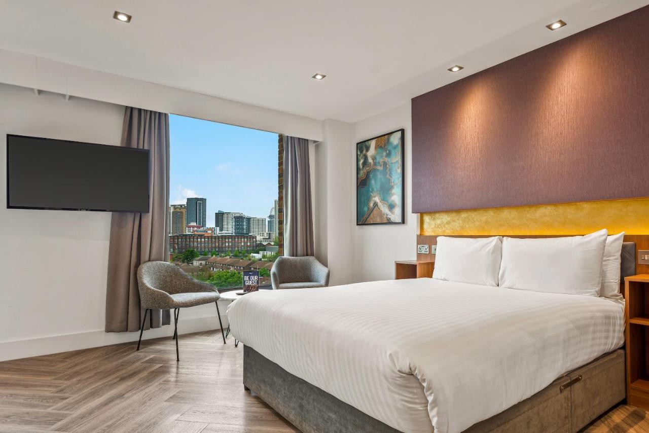 Roomzzz London Stratford Bagian luar foto