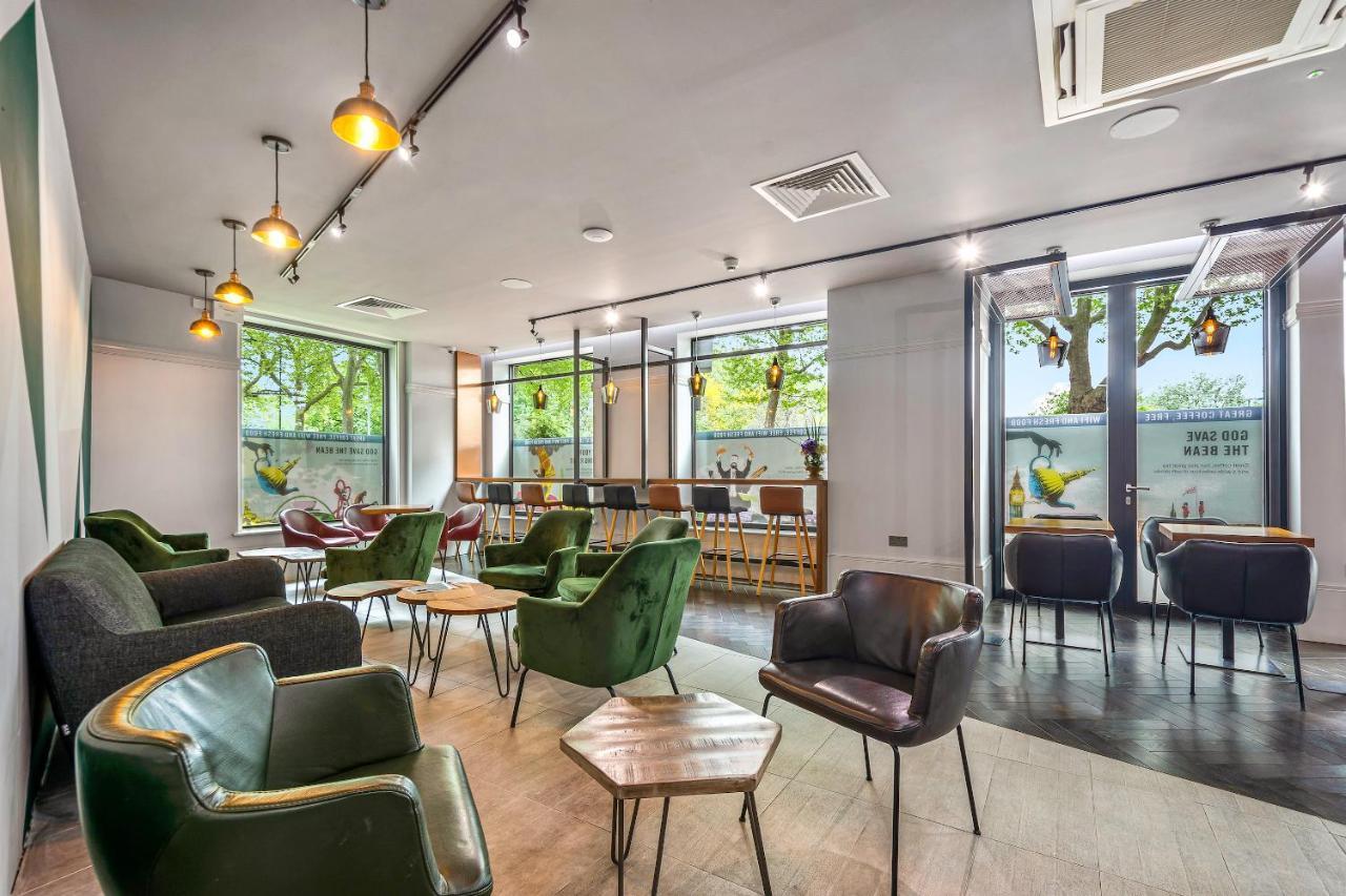 Roomzzz London Stratford Bagian luar foto