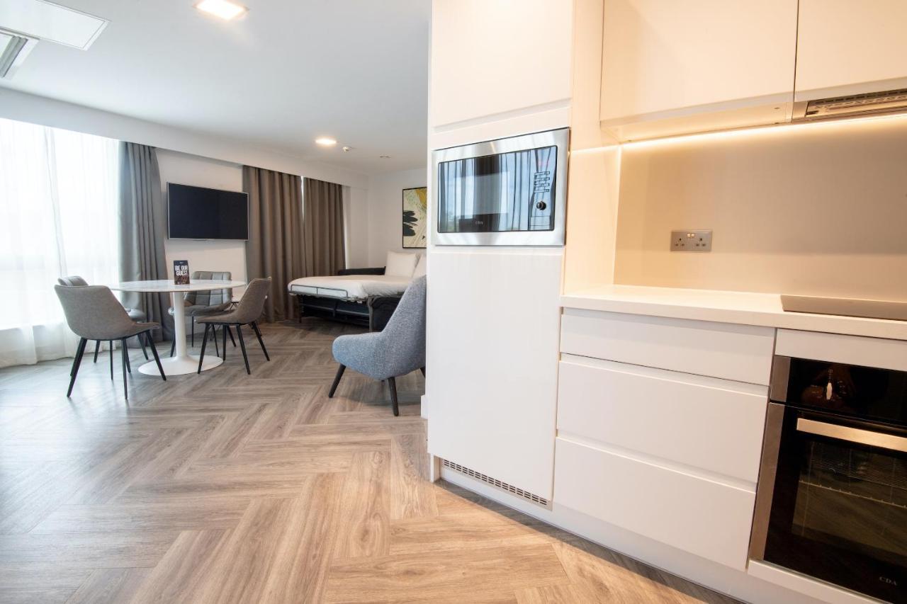 Roomzzz London Stratford Bagian luar foto
