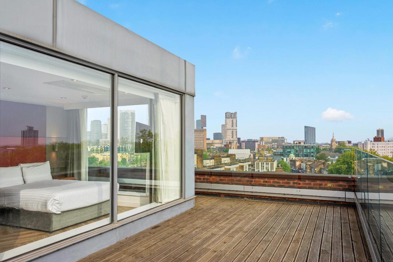 Roomzzz London Stratford Bagian luar foto