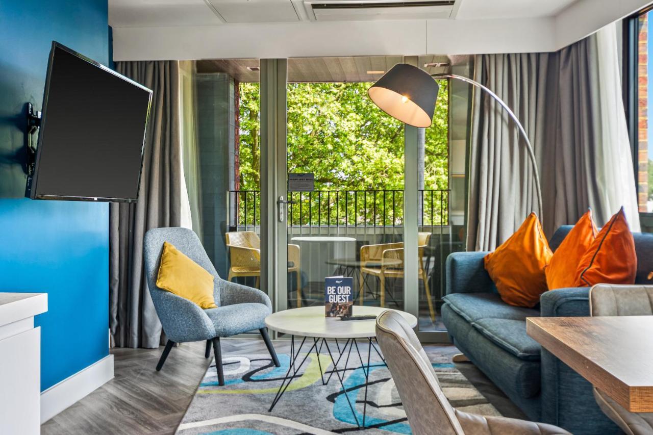 Roomzzz London Stratford Bagian luar foto