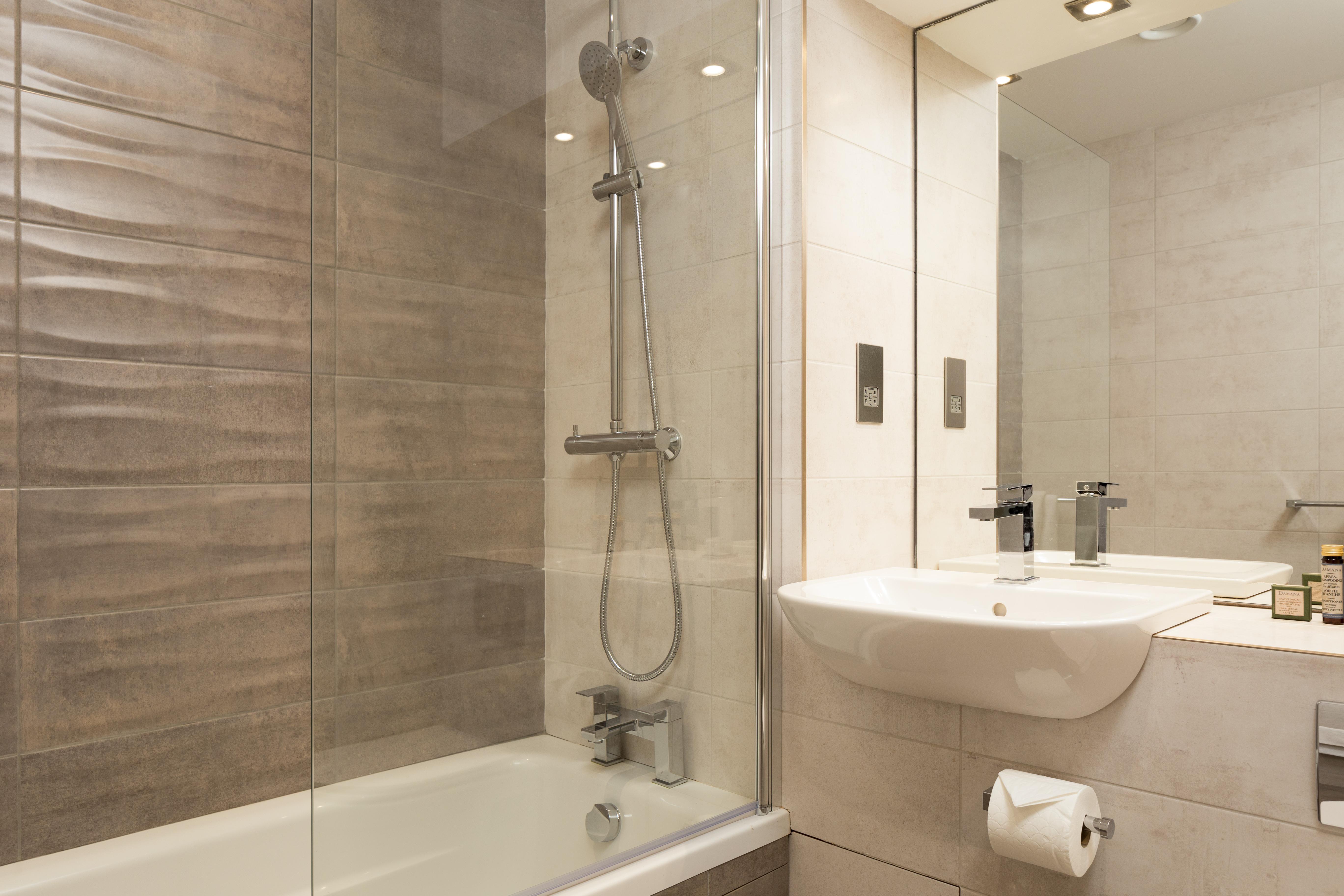 Roomzzz London Stratford Bagian luar foto