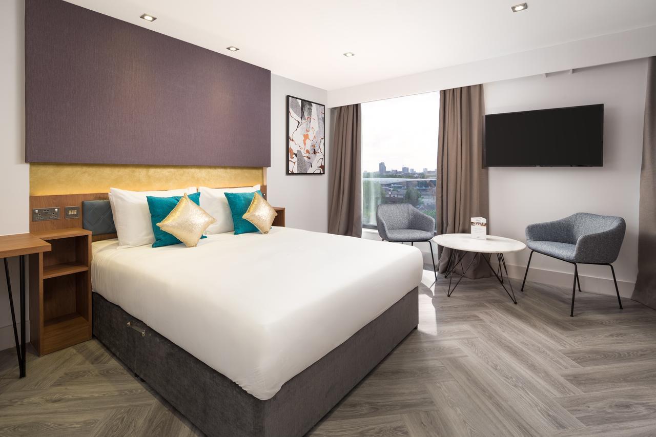 Roomzzz London Stratford Bagian luar foto
