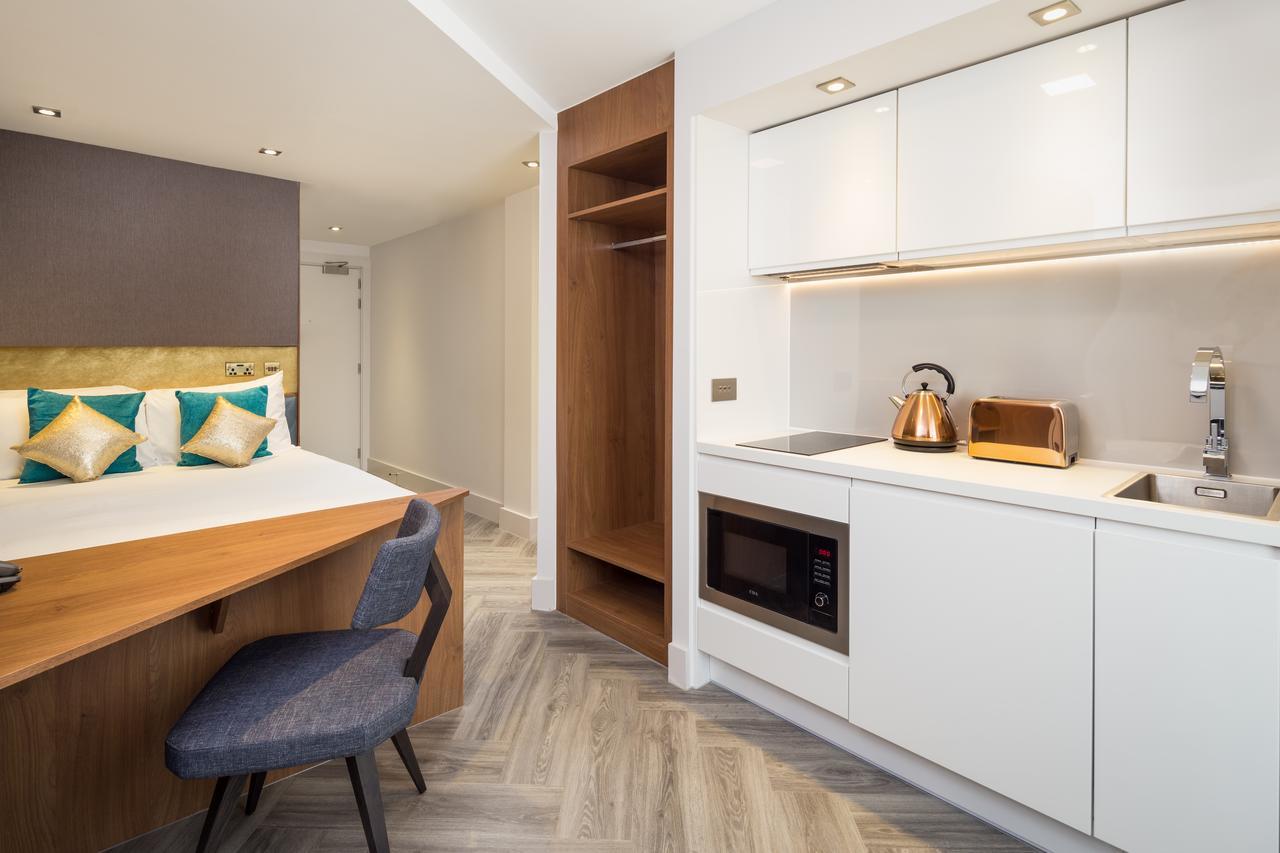 Roomzzz London Stratford Bagian luar foto